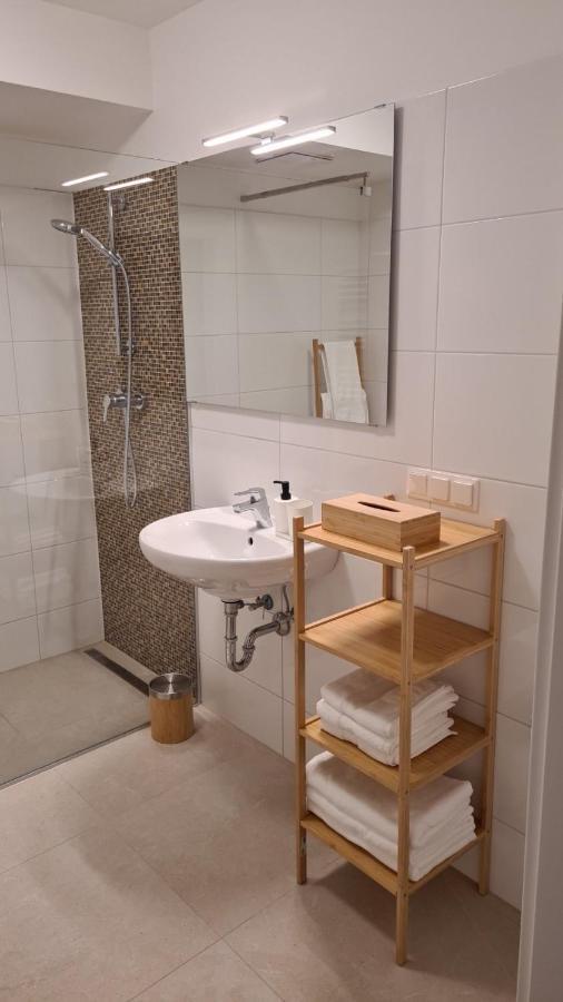 Top Apartments Kaiserebersdorf เวียนนา ภายนอก รูปภาพ