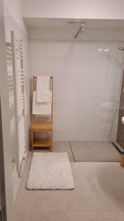 Top Apartments Kaiserebersdorf เวียนนา ภายนอก รูปภาพ