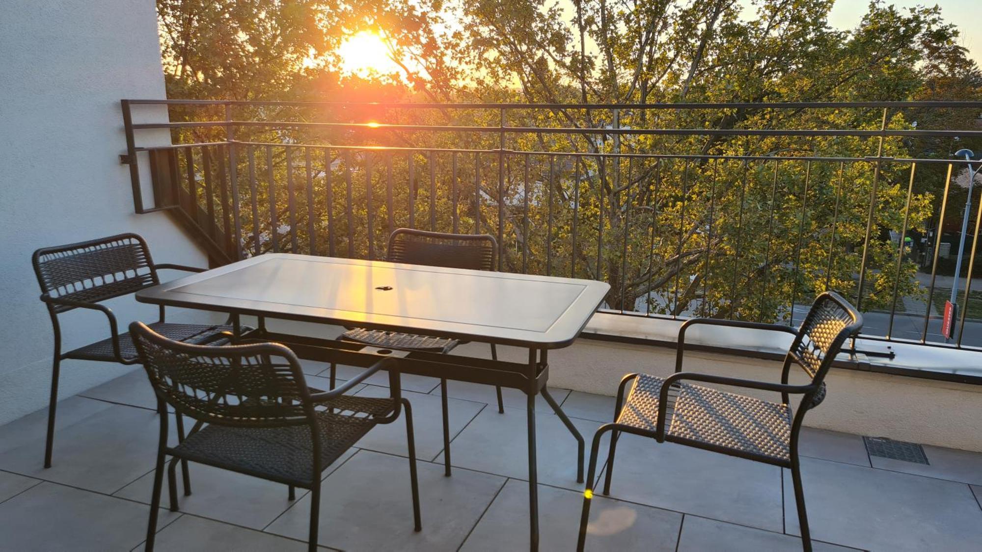 Top Apartments Kaiserebersdorf เวียนนา ภายนอก รูปภาพ